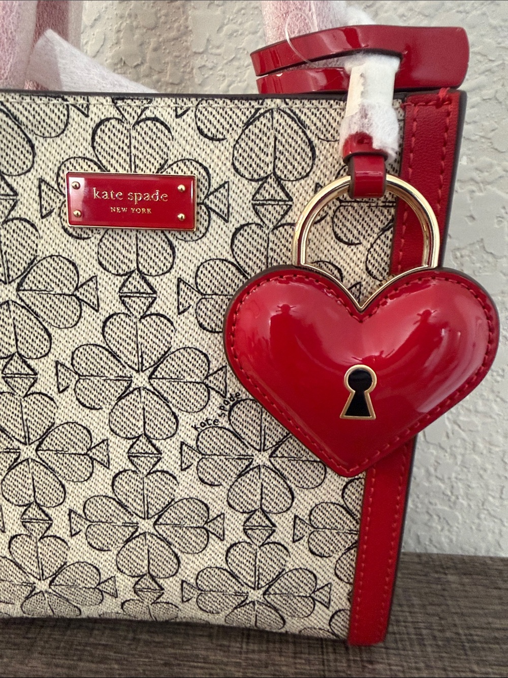 Kate Spade New York Spade Flower
Coated Canvas Manhattan Mini Tote - NWT - Picture 10 of 16